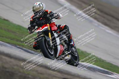 media/Nov-29-2025-TrackDaz (Sat) [[10ae2d9bce]]/B Group/Session 3 (Outside Grapevine)/